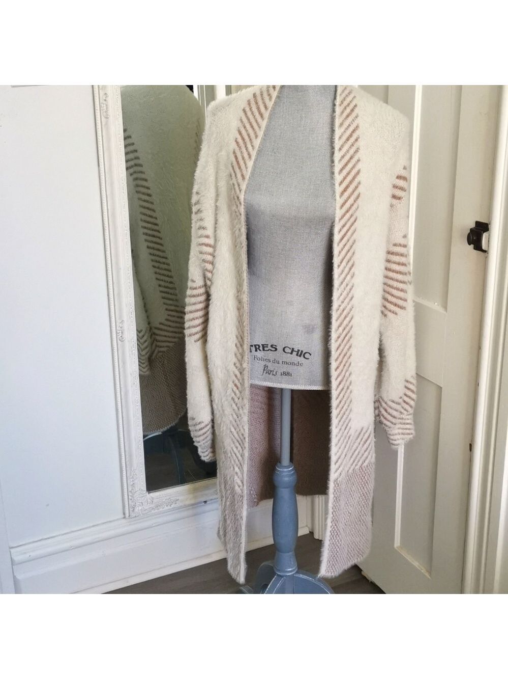Open knit soft and fuzzy long beachy bohemian cardigan. Size small. EUC